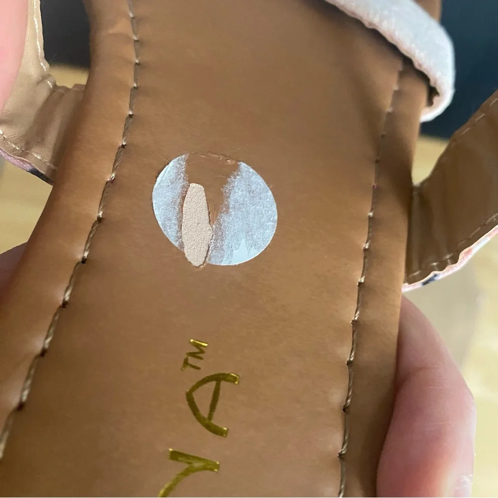 Liliana Strappy Floral Sandals NWOT - Picture 5 of 5